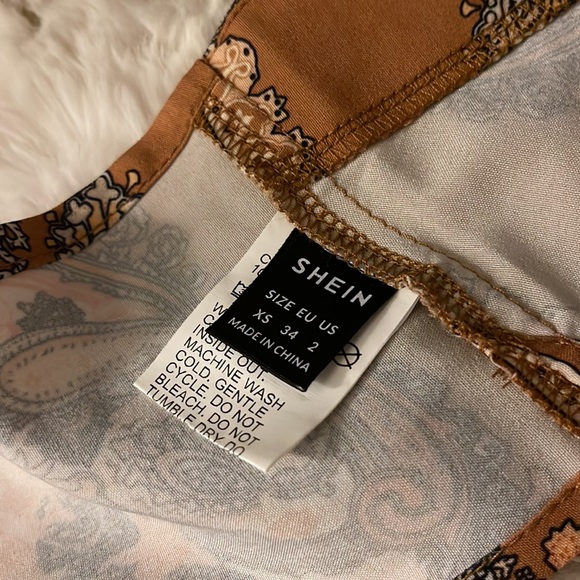 Scarf Top - Picture 2 of 4